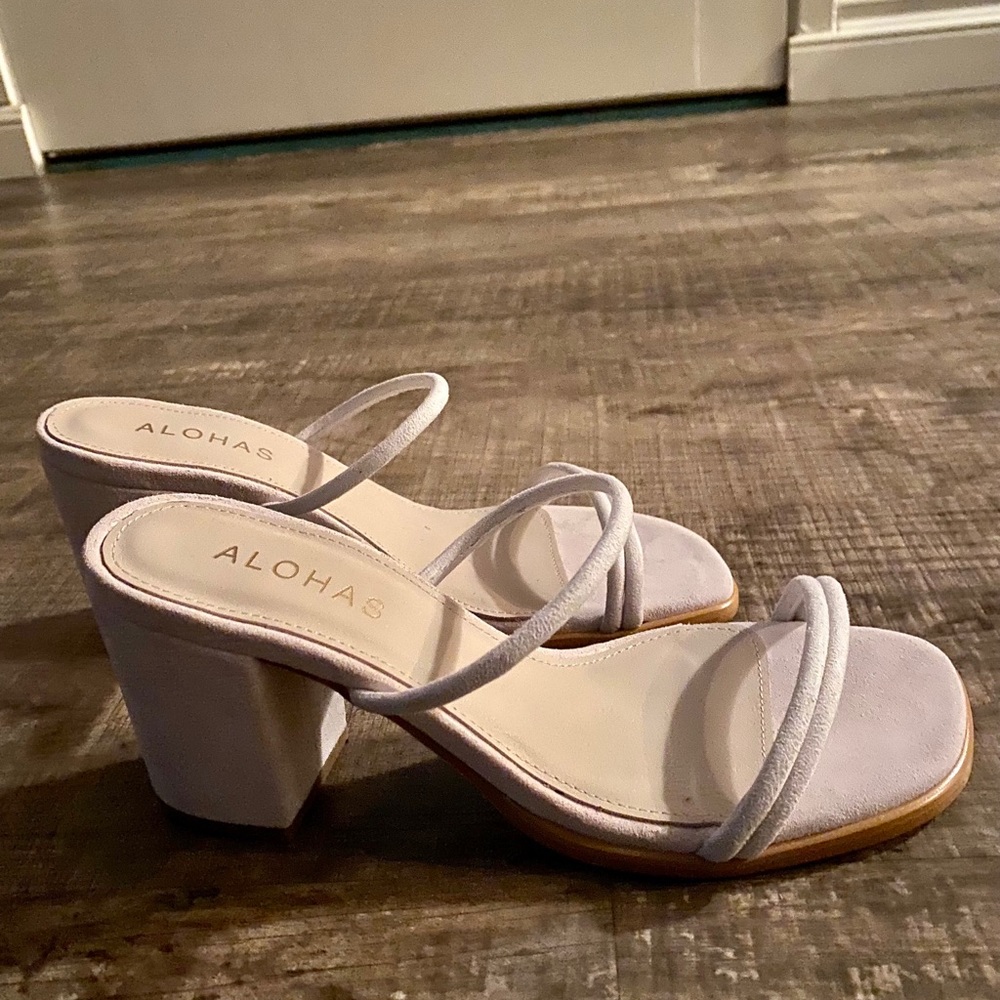 Brand new Alohas sandals with original box and dust bag.